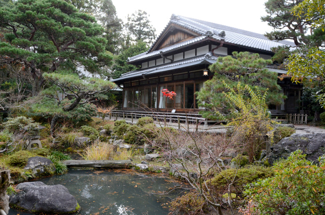 奈良公園に高級ホテル　宿泊施設足りず…県が苦肉の策：朝日新聞デジタル