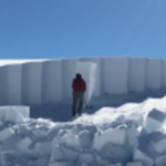イエローストーン国立公園に２メートル以上の雪が！職人技で雪下ろしをする男性 | ニコニコニュース